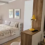 Nuci\'S Place 3, Cozy 1 Bedroom Apartment With Balcony Near Bllok